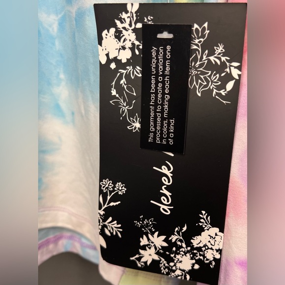 Derek Heart Waist Length Tie Dye Hoodie Women’s Size Medium NWT - Picture 4 of 4